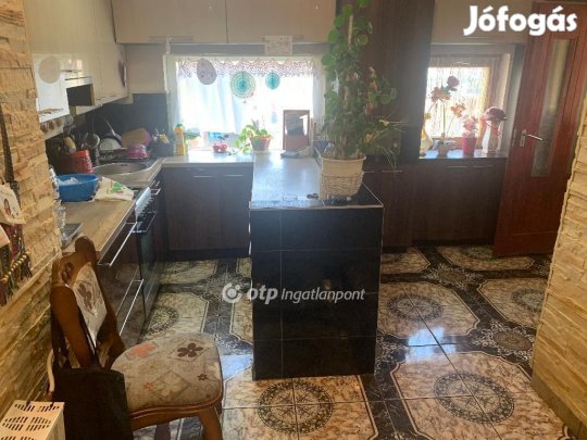 Jászfelsőszentgyörgyi 92 nm-es ház eladó