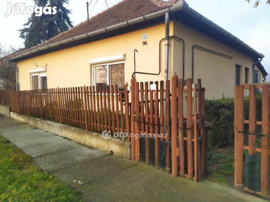 Jászfényszarui 131 nm-es ház eladó