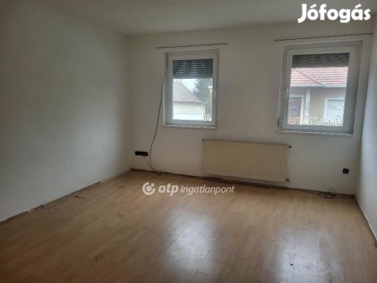 Jászfényszarui 67 nm-es ház eladó