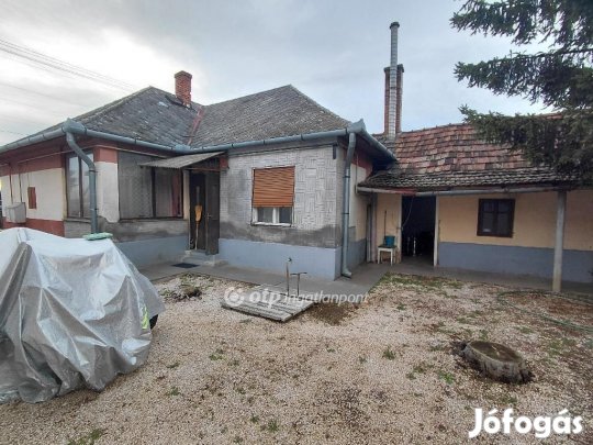 Jászfényszarui 67 nm-es ház eladó