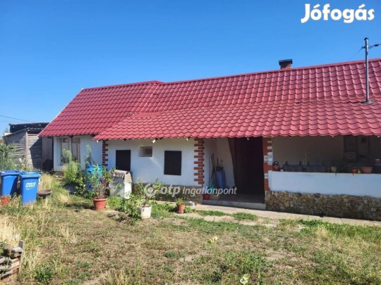 Jászfényszarui eladó 53 nm-es ház