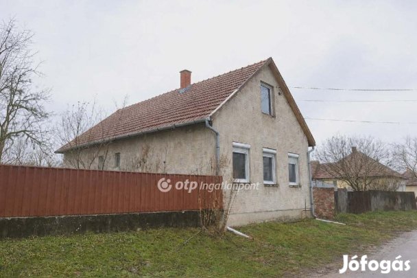 Jászfényszarui eladó 67 nm-es ház