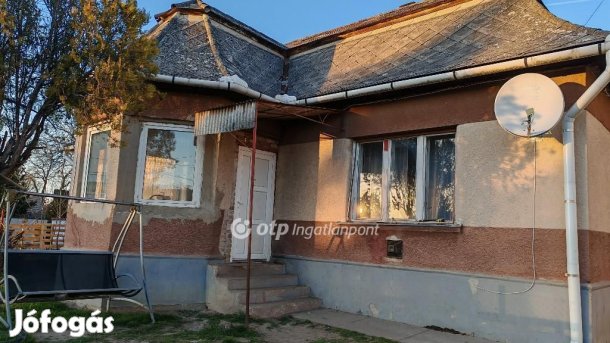 Jászfényszarui eladó 98 nm-es ház