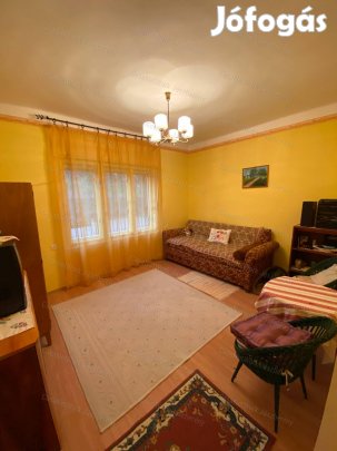 Jászszentandráson 2 szintes, 3 szobás családi ház eladó!