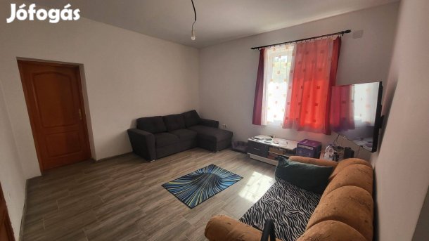 Jászszentlászlón részben felújított családi ház eladó