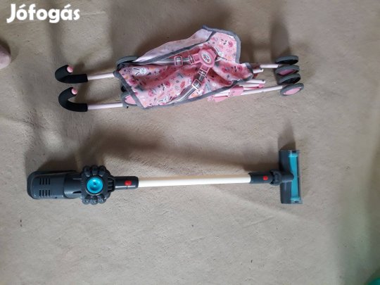 Játék babakocsi és porszívó