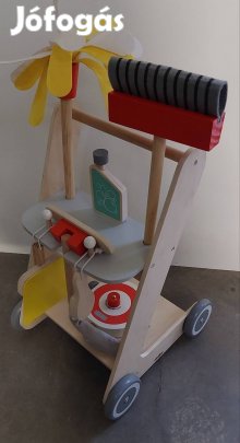Játék fa takarítókocsi új 