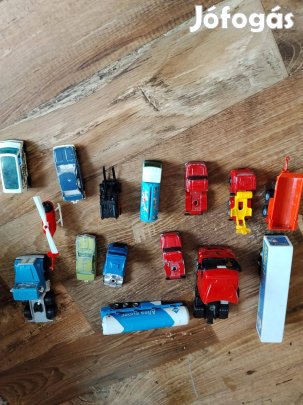 Játék kisautók