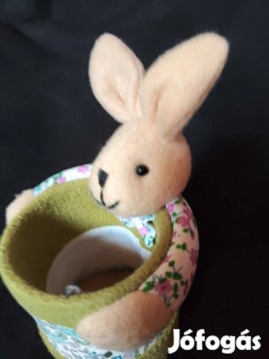 Játék kisnyuszi vödörrel