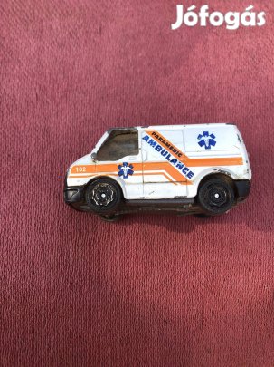 Játék mentőautó machbox 1000 Ft 