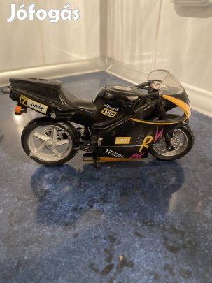 Játék motor, kitámasztható, élethű.