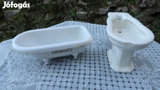 Játék reklám kád porcelán bidével játék