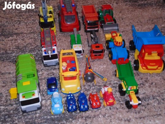 Játékautók különböző méretben