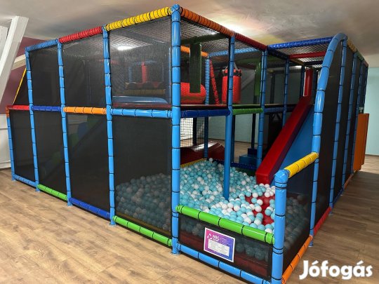 Játéklabirintus+baba sarok