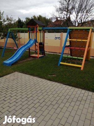 Játszótér mászóka csúszda hinta