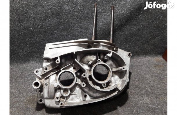 Jawa 250 / 559 gyújtás oldali blokk közép fél