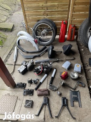 Jawa Babetta 207/210 alkatrészek 