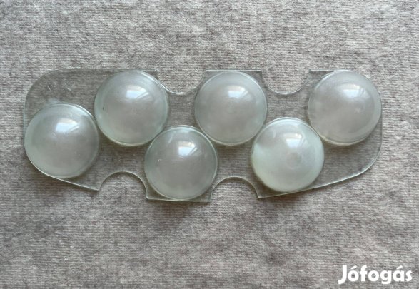 Jégkockatartó készítő