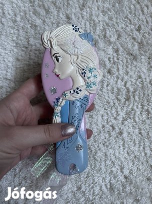 Jégvarázs Elza fésű