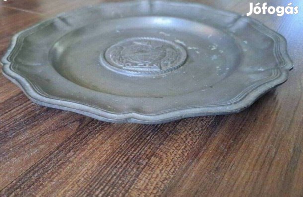 Jelenetes falitányér