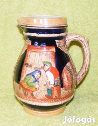 Jelenetes kerámia korsó