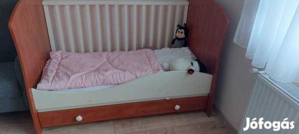 Jelképes összegért