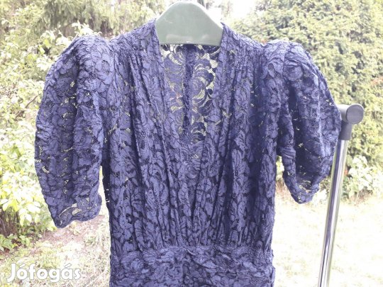 Jelmez, sötétkék, csipkés alkalmi / estélyi hosszú ruha, kellék