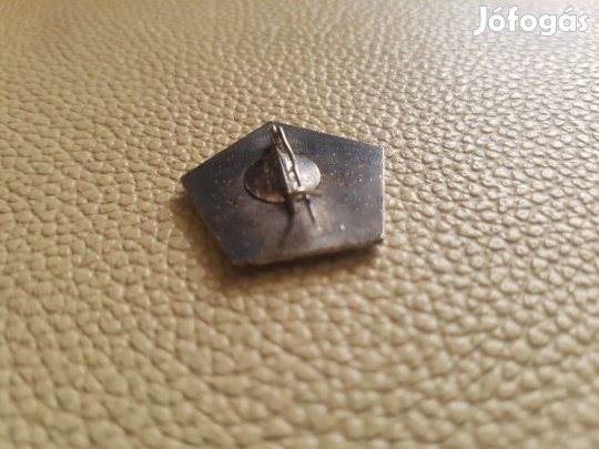 Jelvény kitűző Mérete: 25mm x 25mm Gyűjteménybe ajánlom