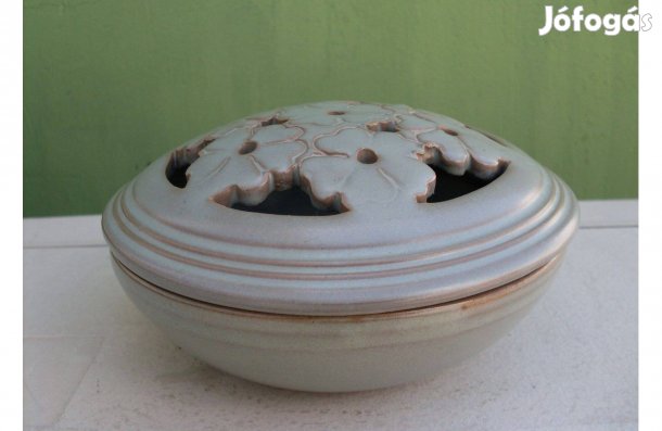 Jelzett, kerámia pot-pourri tartó