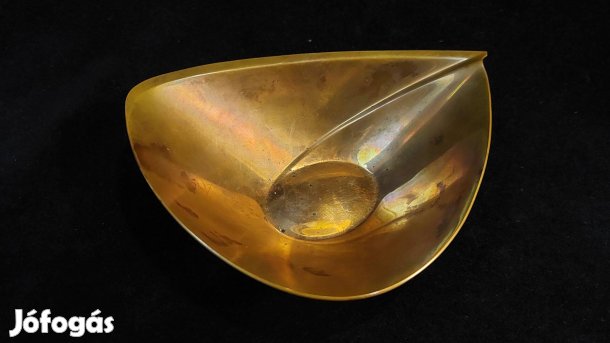 Jelzett, sorszámozott Tapio Wirkkala művészi réz tál