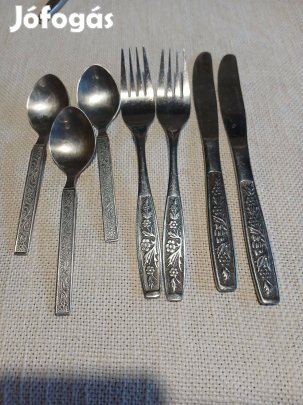 Jelzett alpakka evőeszközök