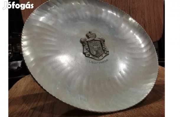 Jelzett alumínium dísztányér, címeres tányér, Liechtenstein