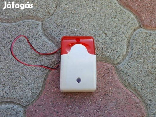 Jelző lámpa hangot is ad vagy másra, még nem használtam