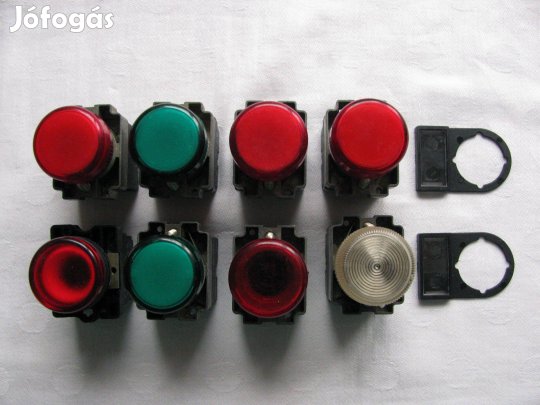 Jelzőlámpa több színben jelzőcímkével