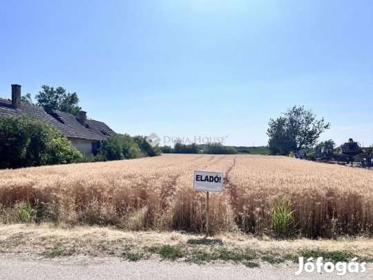 Jenői eladó 3465 nm-es telek