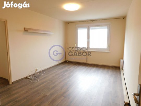 Jerikó utca elején, 71 m2-es, 3 szobás, felújított lakás eladó