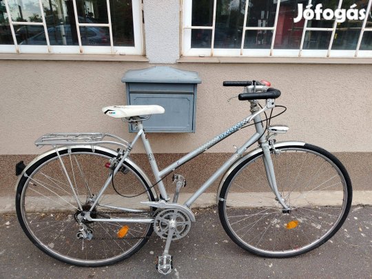 Jó állapotú Peugeot tubilé Női 28" országúti kerékpár! (30)