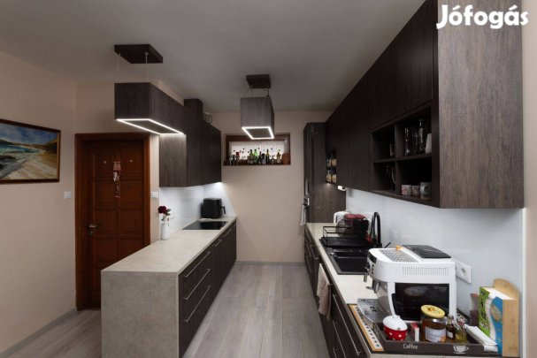 Jó állapotú, 4 szobás, két generációs, családi ház, Gyömrőn eladó!