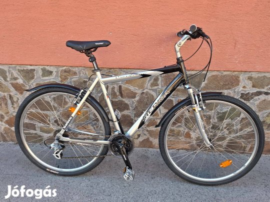 Jó állapotú, Merida Crossline 8300 28-as Trekking kerékpár garanciával
