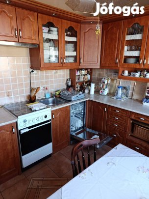 Jó állapotú, szigetelt családi ház eladó Nyírszőlősön!