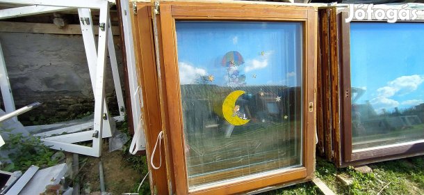 Jó állapotú bontott hőszigetelt fa bukó-nyíló ablakok egyben eladók mé