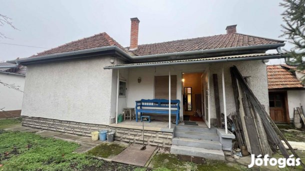 Jó állapotú családi ház