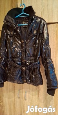 Jó állapotú csuklyás női télikabát 