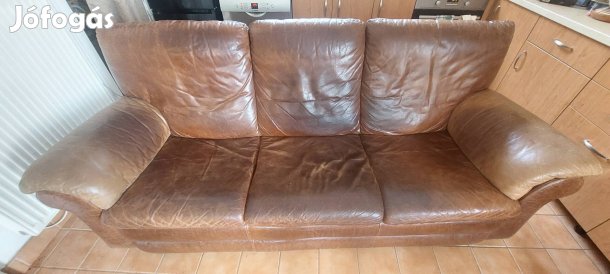 Jó állapotú finom bőr kanapé