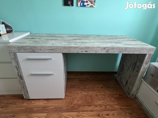 Jó állapotú használt bútorok