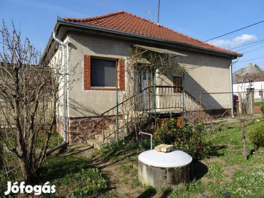 Jó állapotú ház Romándon