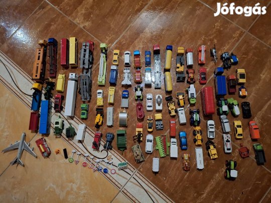 Jó állapotú kisautók