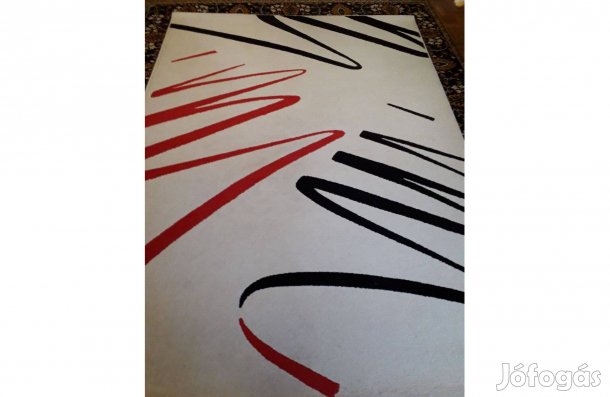 Jó állapotú középszőnyeg eladó