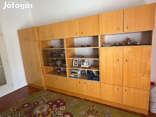 Jó állapotú szekrénysor eladó