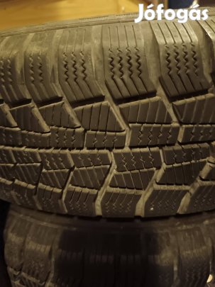 Jó állapotú téli gumi felnivel eladó 4x100 osztókör, Tatabánya 
